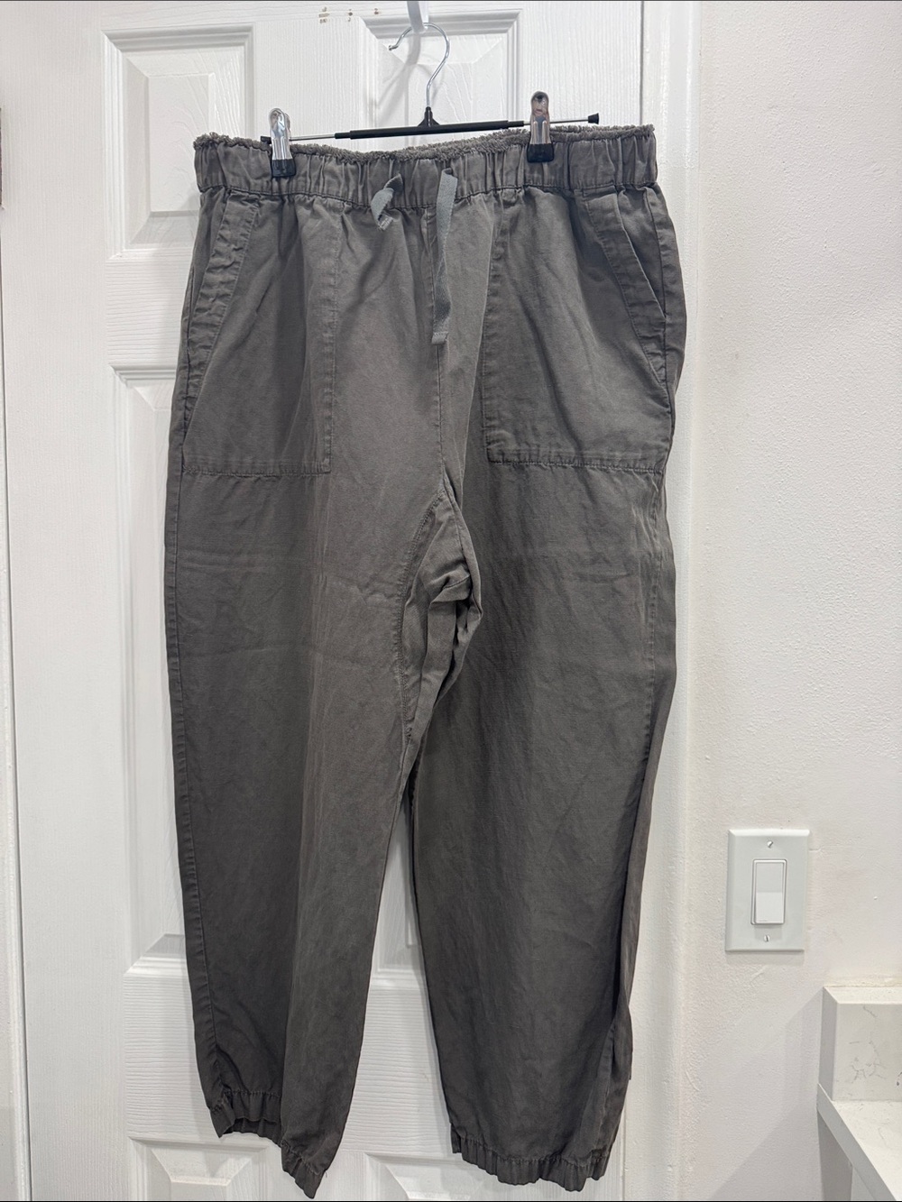 Women's Olive Drawstring Capri/ Jogger Pants
